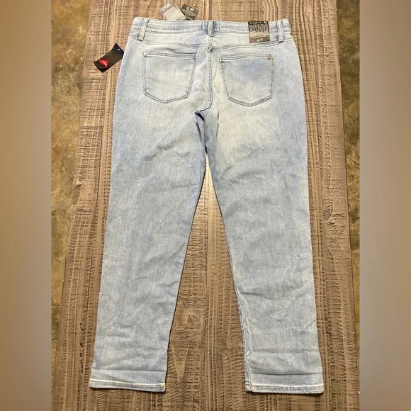 LuLaRoe Sky Blue Super Stretch Jeans - Picture 10 of 13